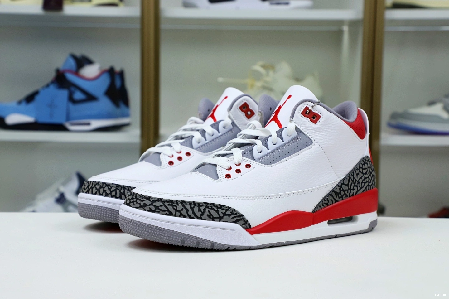 JORDAN AIR 3RETRO
